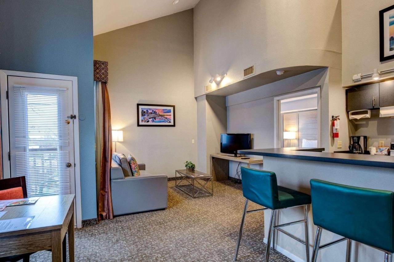 Hawthorn Suites By Wyndham Kent, Wa Luaran gambar