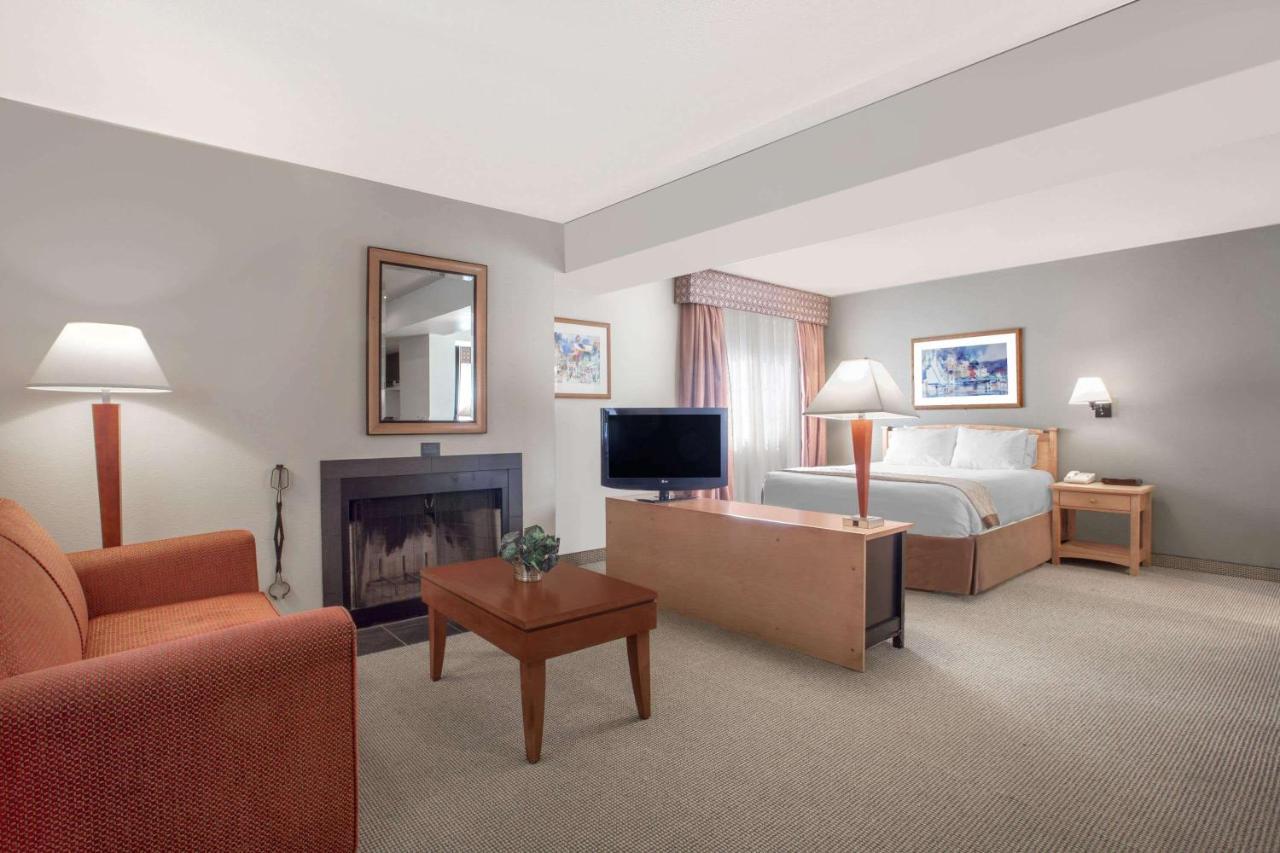 Hawthorn Suites By Wyndham Kent, Wa Luaran gambar
